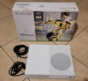 xbox one s con scatola e fili senza controller