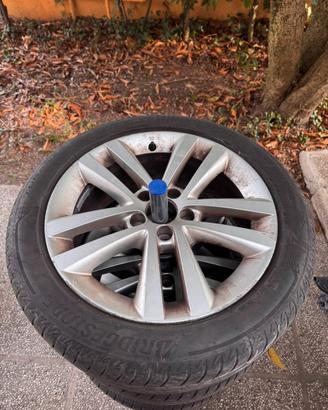 Cerchi 17 e gomme Bridgestone 215/17 91W