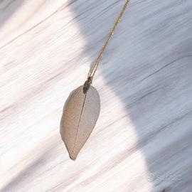 collana con foglia in alluminio 