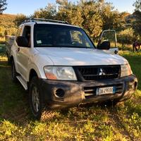Jeep pajero 3.500€