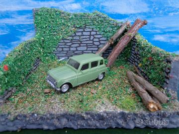 Diorama con modellino Renault 4