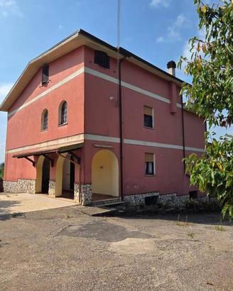 Appartamento di 105 m² con 5 locali a Cave