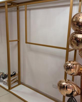 arredamento per negozio di abbigliamento 