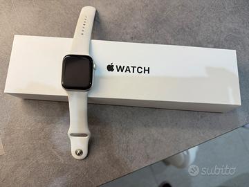 Apple Watch SE 44mm GPS Silver Aluminum Case