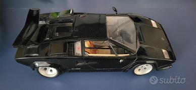 Lamborghini countach 1988 scala 1/18