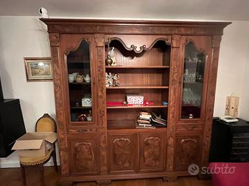 armadio in radica di noce