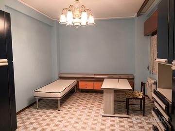 Ampia Stanza nel Quartiere Collatino, Roma