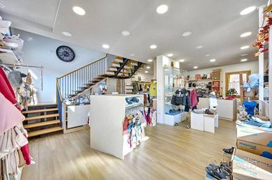 Locale commerciale polifunzionale recentemente ris