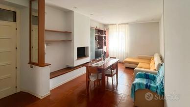 Ampio Appartamento con Corte NO CONDOMINIO