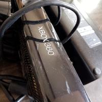 Alimentatore per Xbox 360, più cavo video, più Kin