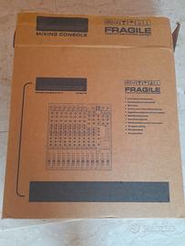 mixer con effetti riproduzione di soundcraft fx8