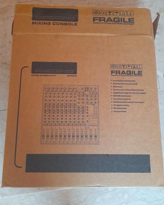 mixer con effetti riproduzione di soundcraft fx8