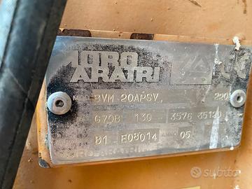 Aratro reversibile moro