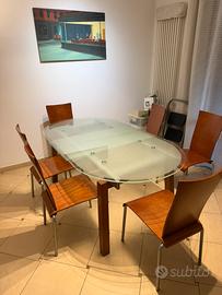 Tavolo in vetro temperato allungabile con 6 sedie