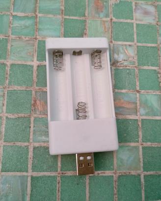 Caricatore batterie ricaricabili - presa USB