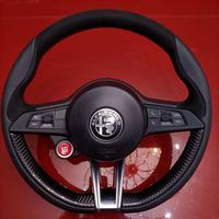 Volante Alfa Romeo Quadrifoglio con carbonio