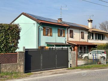 CASA ACCOSTATA RECENTEMENTE RISTRUTTURATA CON I...