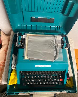 Macchina da scrivere OLIVETTI  STUDIO 45