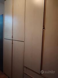 Camera da letto-Armadio-letto- scrivania-comodino