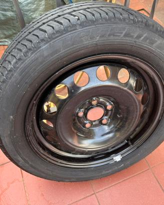 Gomma + cerchio mai usati come nuovi  205/55/16