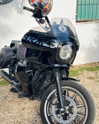 Harley-Davidson Dyna Super Glide Custom (FXDC)