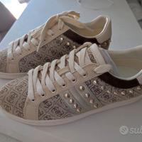 Sneakers Guess