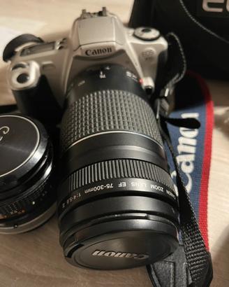 Due macchine fotografiche Canon