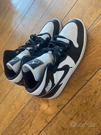 Air Jordan 1 Mid "Panda" Black/White