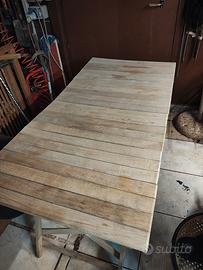 Tavolo in legno da Giardino