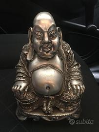Buddha anziano in resina laminato argento