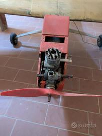 Aereo RC in balsa – completo di motore e telecoma