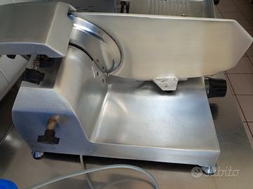 Affettatrice semi professionale 