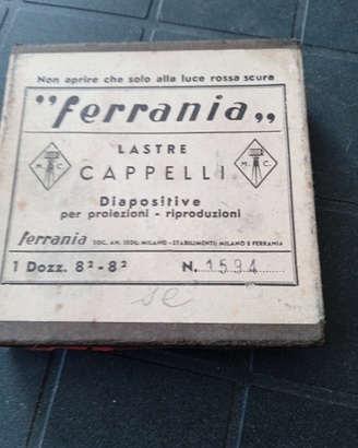 Diapositive con scatola ferrania