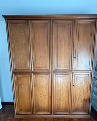 Armadio e scrivania in legno