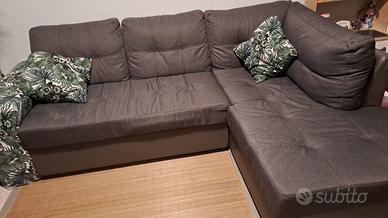 DIVANO CON PENISOLA