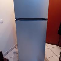 Frigorifero PERLA di colore grigio