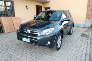 Toyota rav 4 2.2 177cv gancio traino 