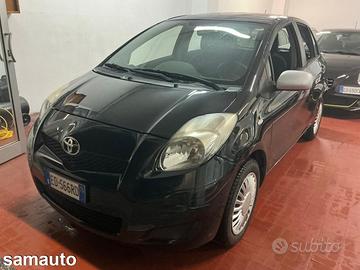 Toyota Yaris 5P Benzina 2010