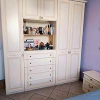 Camera da letto armadio cassettiera e due comodini