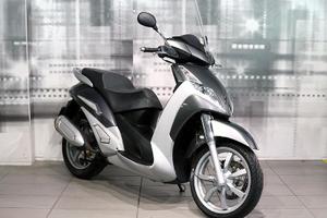 Peugeot Geopolis 300