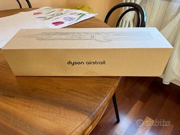 Dyson airstrait