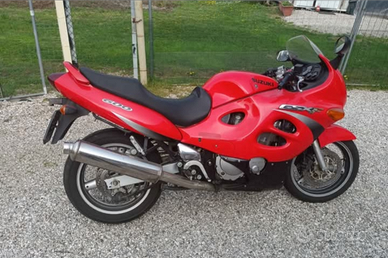 Suzuki gsxf 600cc