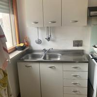 Cucina lavello e pensili