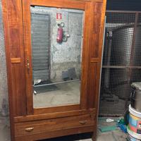 Armadio e cristallieria