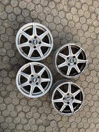 Cerchi in lega da 15”