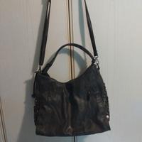 Borsa grigia con tracolla