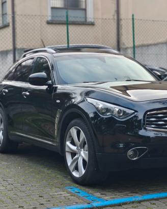 Suv sportivo 4x4 automatico tetto pelle navi