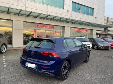 VOLKSWAGEN Golf 1.0 eTSI EVO DSG Life