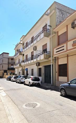 Zona Viale Colombo: Quadrilocale al secondo piano