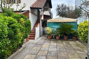 Ingresso indipendente con cortile privato